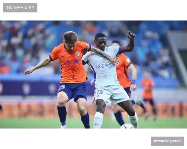 门线悬案！皮球疑似整体过线，但VAR判定没有清晰证据改判